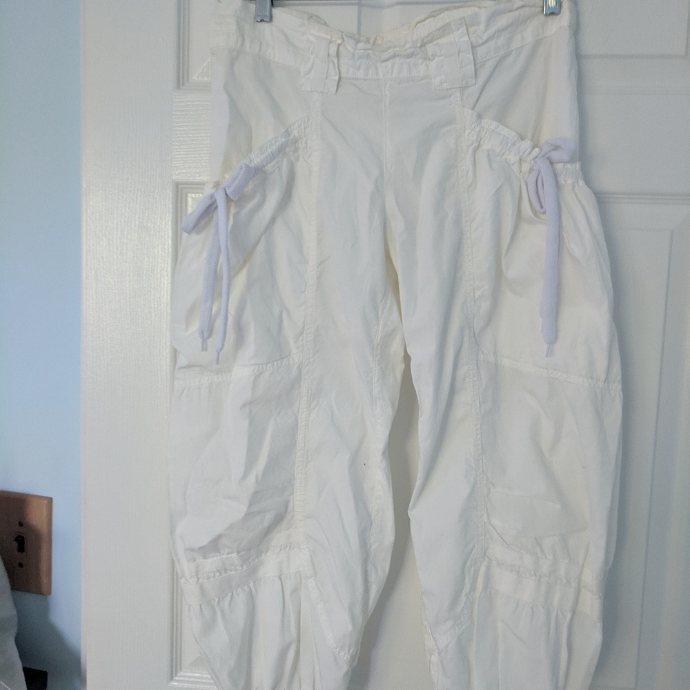 White cotton cropped pants